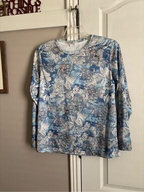 Floral Long-Sleeve Tee in Light Blue